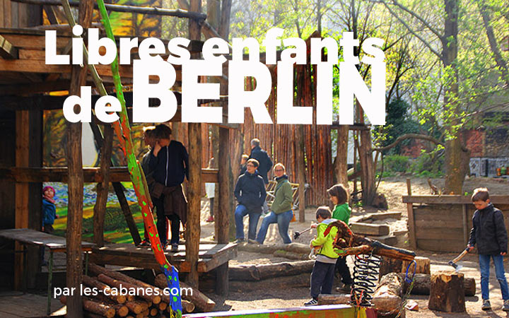 enfants dans un parc de jeux alternatifs
