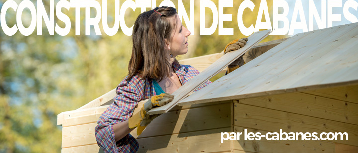 femme construisant une cabane-toit